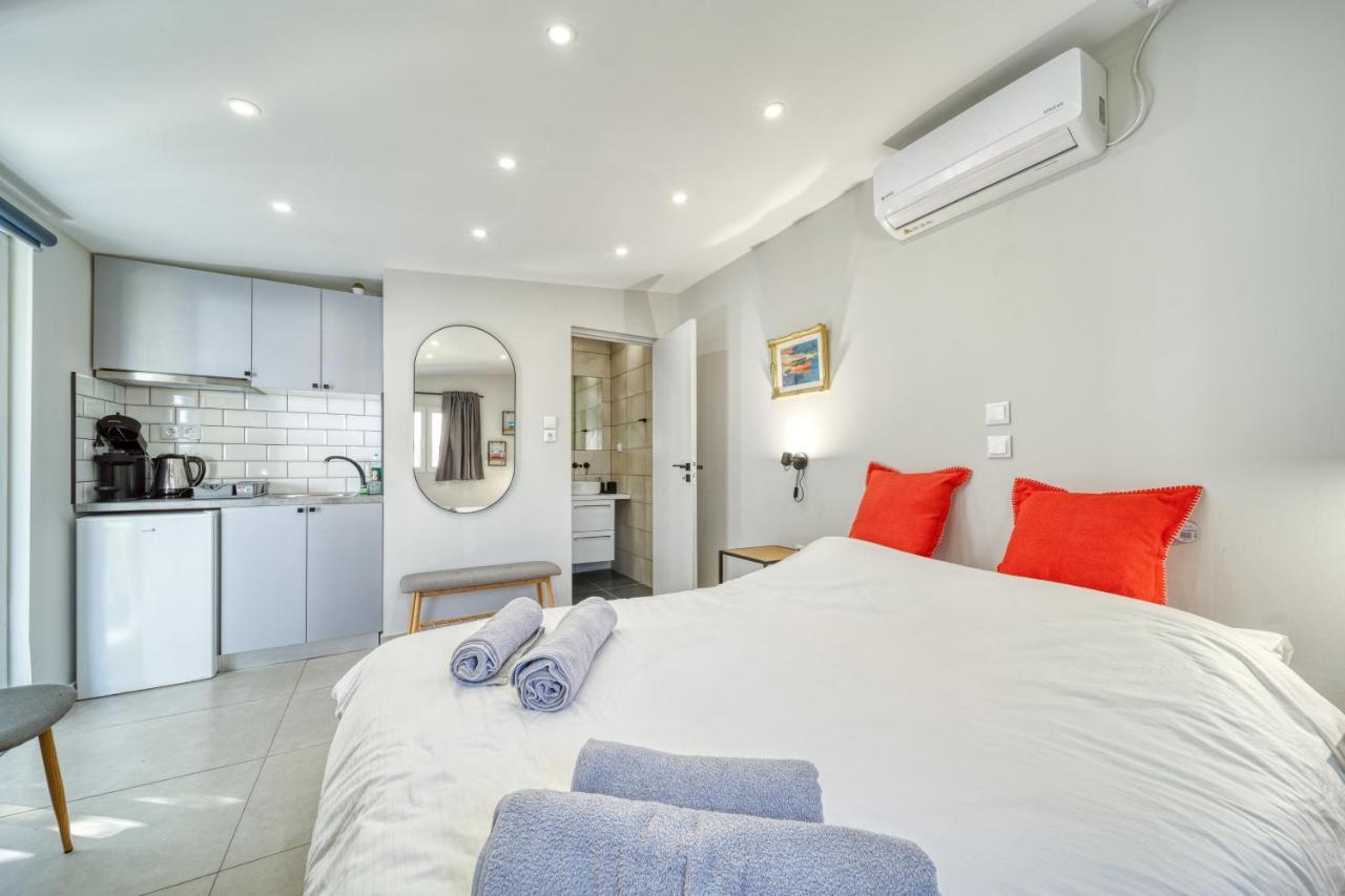 Chic Rooftop Studio W/ Terrace - Near Acropolis Афины Экстерьер фото